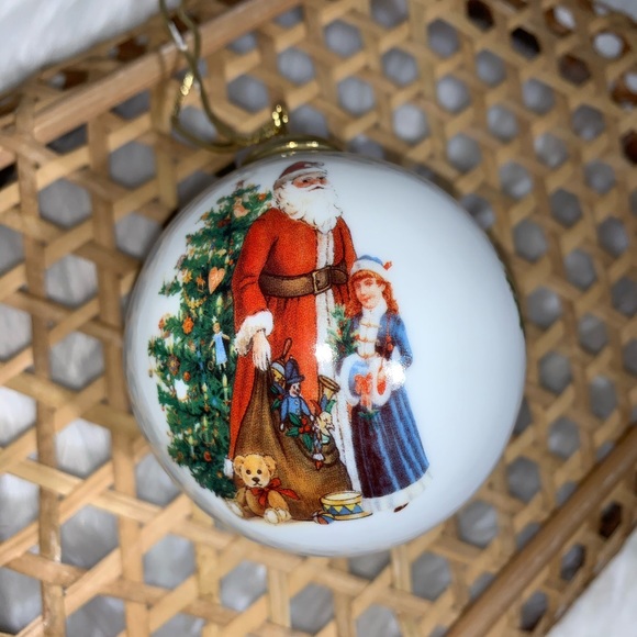 Reutter Porcelain Father Christmas Ornament - Picture 5 of 7